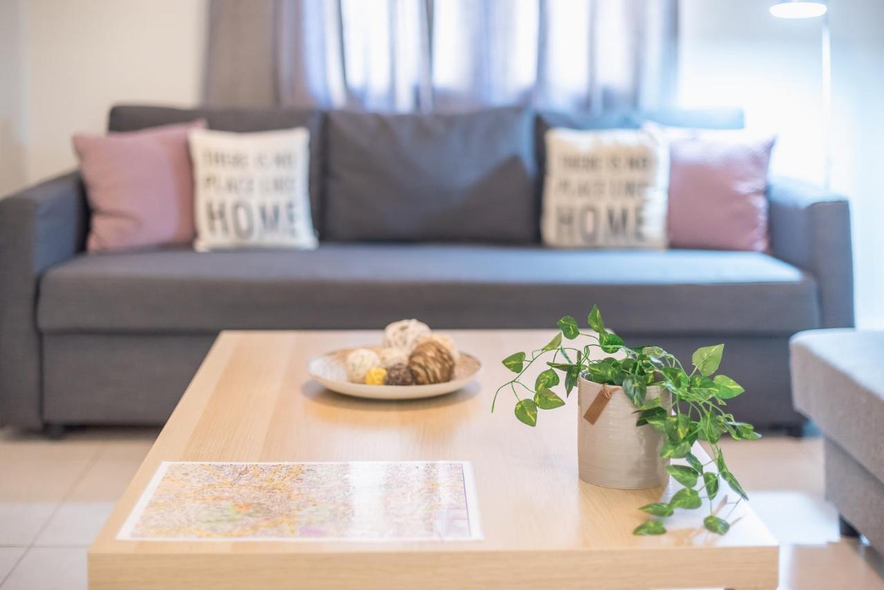 Erythros Boutique Suite By Cloudkeys Athen Eksteriør bilde