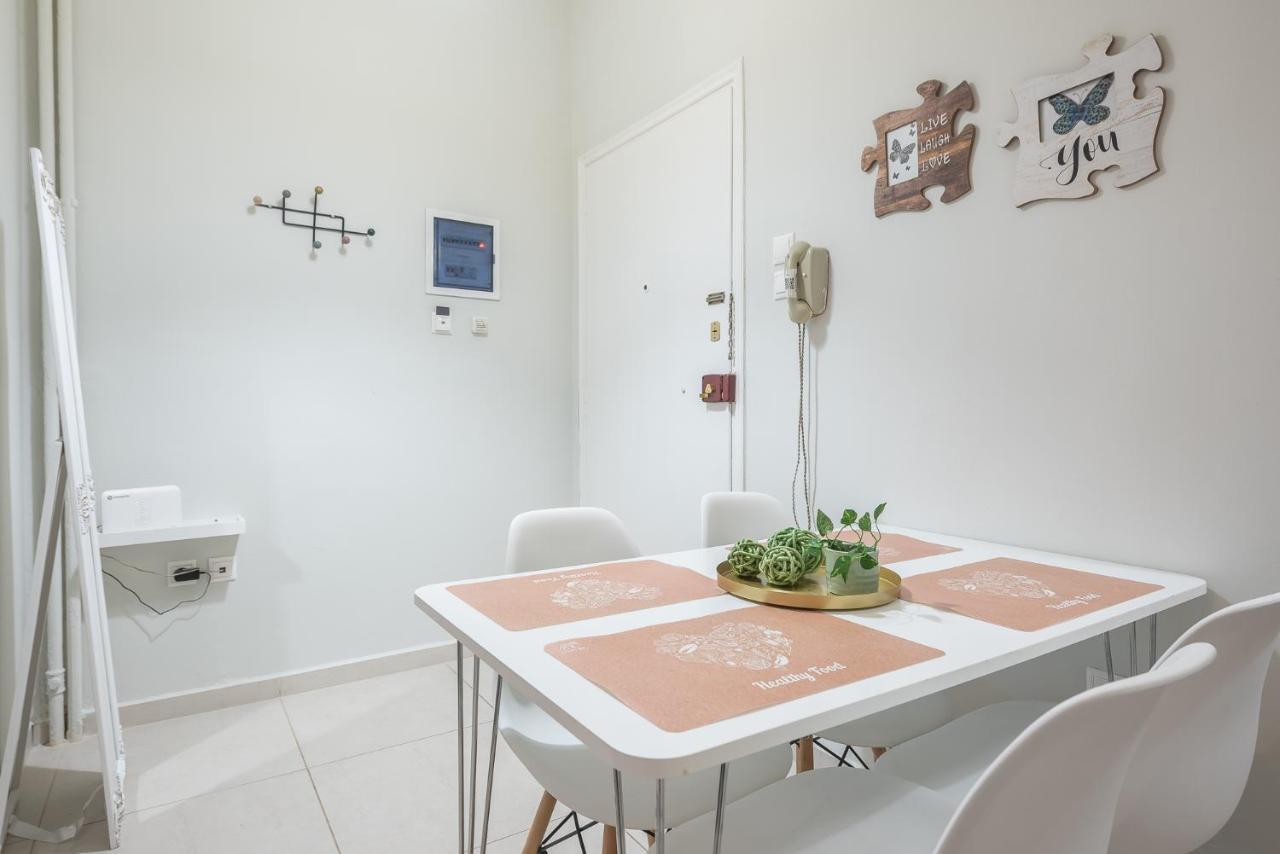 Erythros Boutique Suite By Cloudkeys Athen Eksteriør bilde